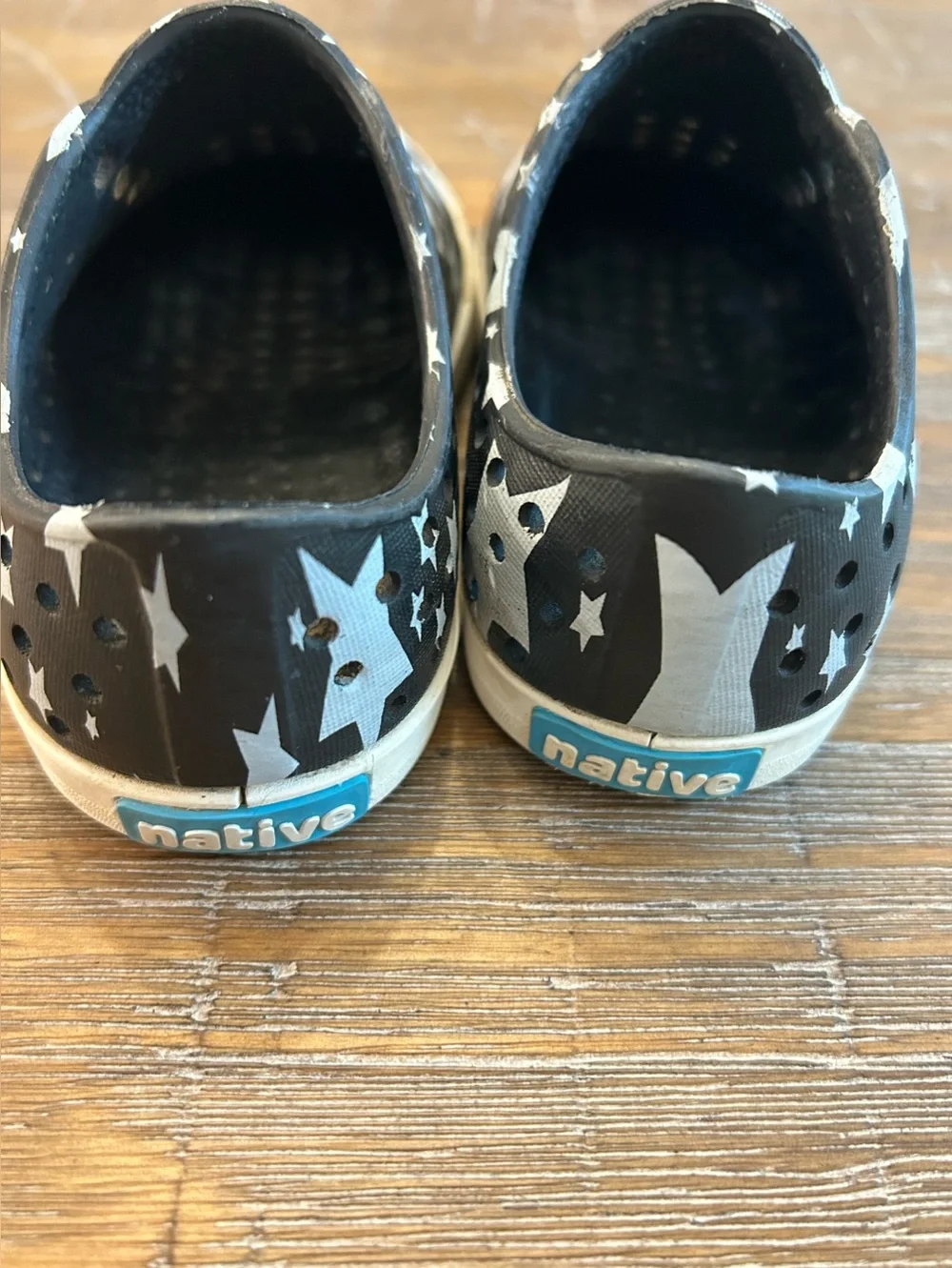 Native black star print water shoes kids 8
